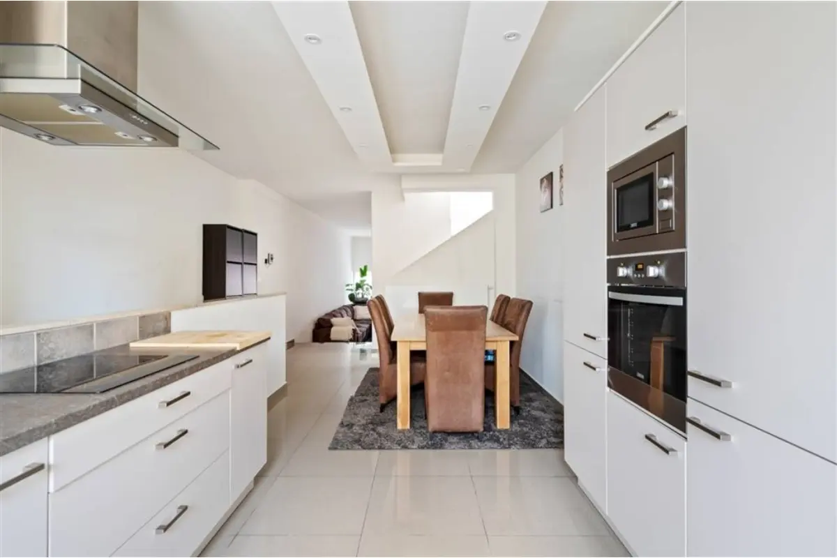 Appartement te  koop in Brasschaat 2930 349000.00€ 3 slaapkamers 144.00m² - Zoekertje 685843