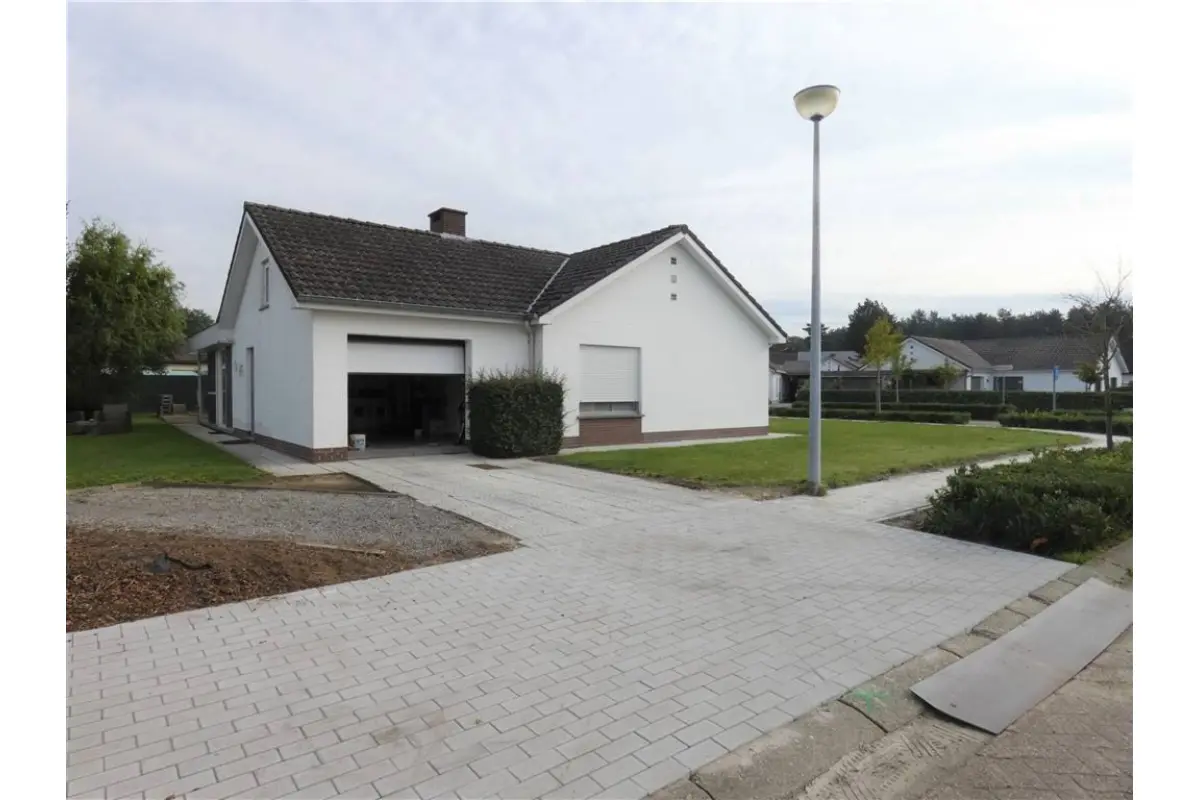 Huis te  huur in Oevel 2260 1150.00€ 3 slaapkamers 170.00m² - Zoekertje 687936