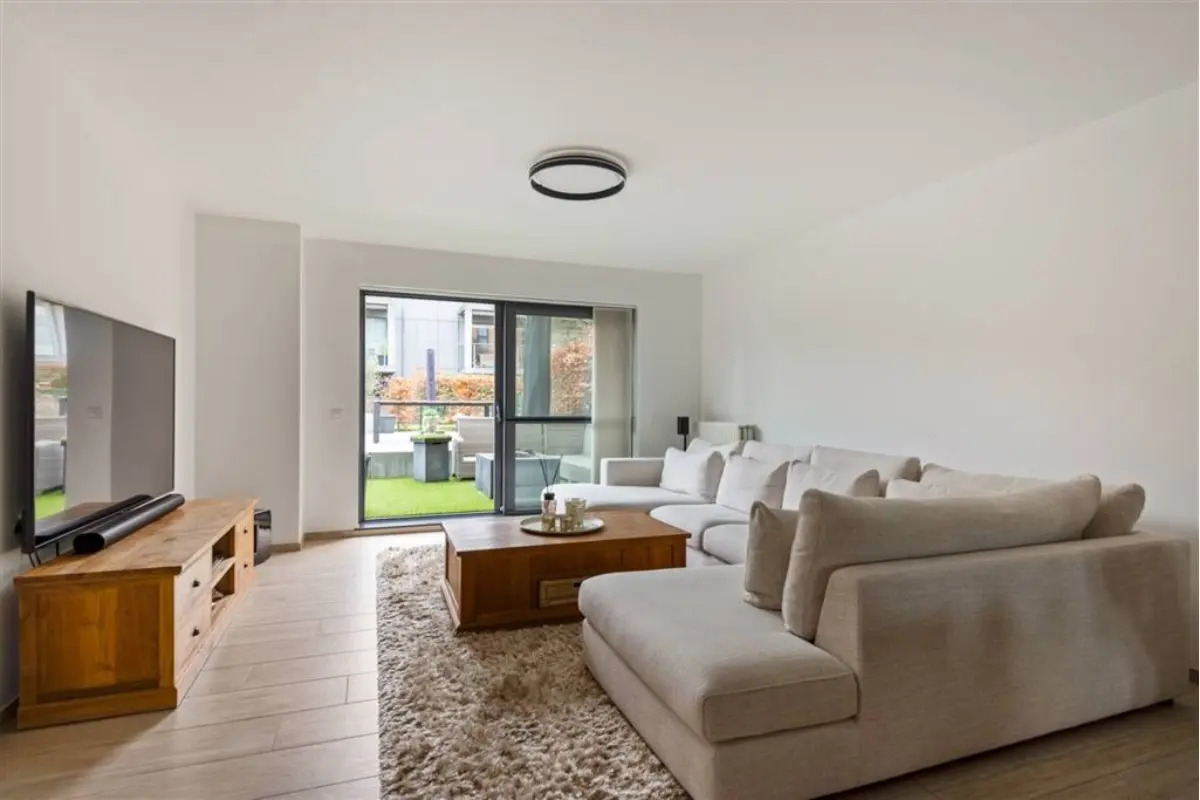 Benedenverdieping te  koop in Hoboken 2660 350000.00€ 2 slaapkamers 107.00m² - Zoekertje 689071