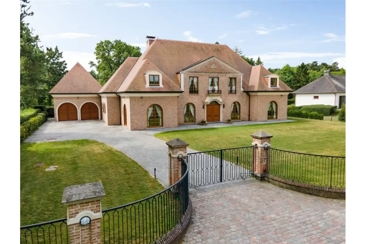 Huis te  koop in Beerse 2340 1100000.00€ 2 slaapkamers 606.00m² - Zoekertje 689845