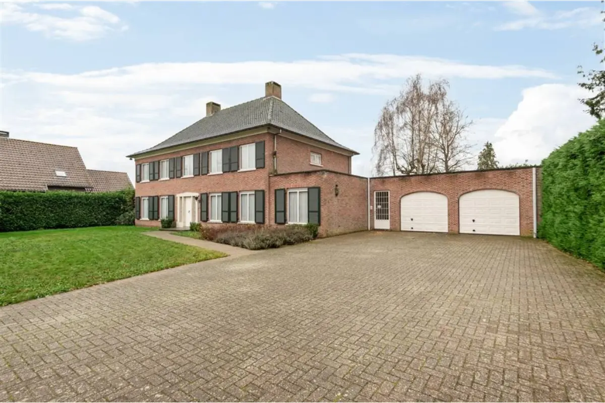 Huis te  koop in Ravels 2380 749000.00€ 6 slaapkamers 437.00m² - Zoekertje 689849