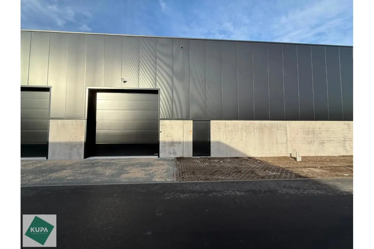 Handelszaak te  huur in Kontich 2550 1473.00€  slaapkamers 208.00m² - Zoekertje 689962