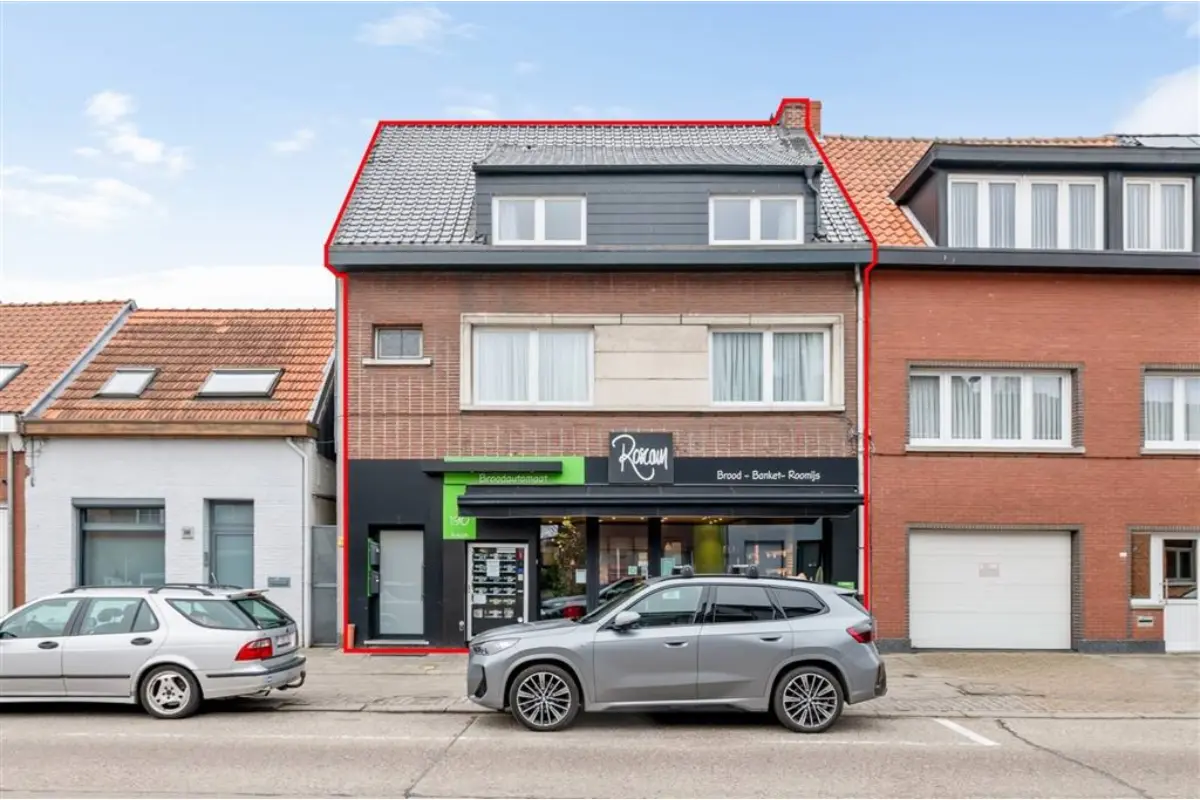 Appartementsgebouw te  koop in Brasschaat 2930 595000.00€ 4 slaapkamers 258.00m² - Zoekertje 690668