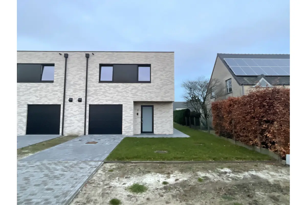 Huis te  huur in Morkhoven 2200 1400.00€ 3 slaapkamers 178.00m² - Zoekertje 690812