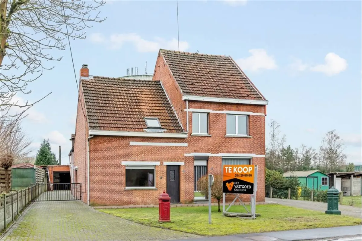 Appartementsgebouw te  koop in Balen 2490 329000.00€ 4 slaapkamers 318.00m² - Zoekertje 691651