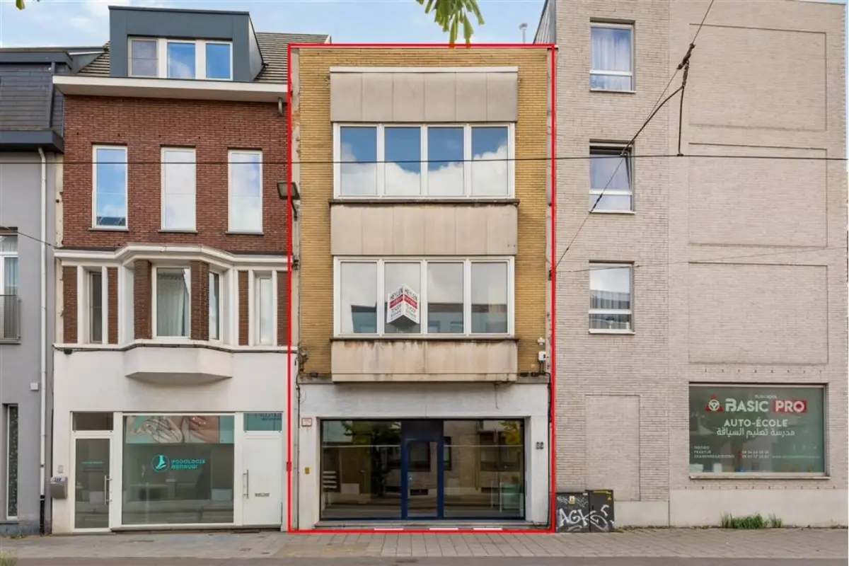 Handelszaak te  koop in Deurne 2100 375000.00€ 4 slaapkamers 168.00m² - Zoekertje 693140