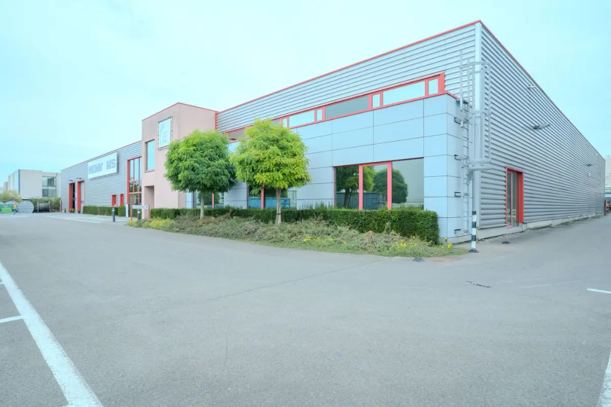 Handelszaak te  huur in Burcht 2070 15900.00€  slaapkamers 3510.00m² - Zoekertje 692546