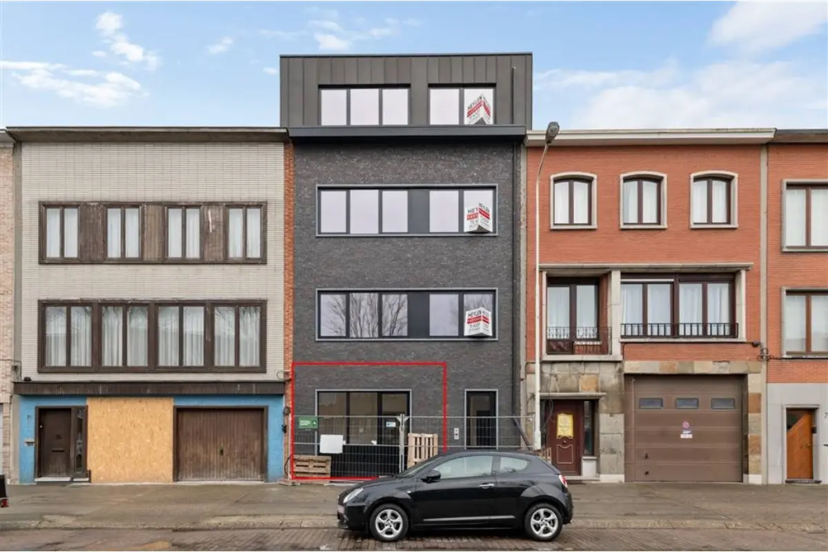 Benedenverdieping te  koop in Merksem 2170 335000.00€ 1 slaapkamers 81.00m² - Zoekertje 693150