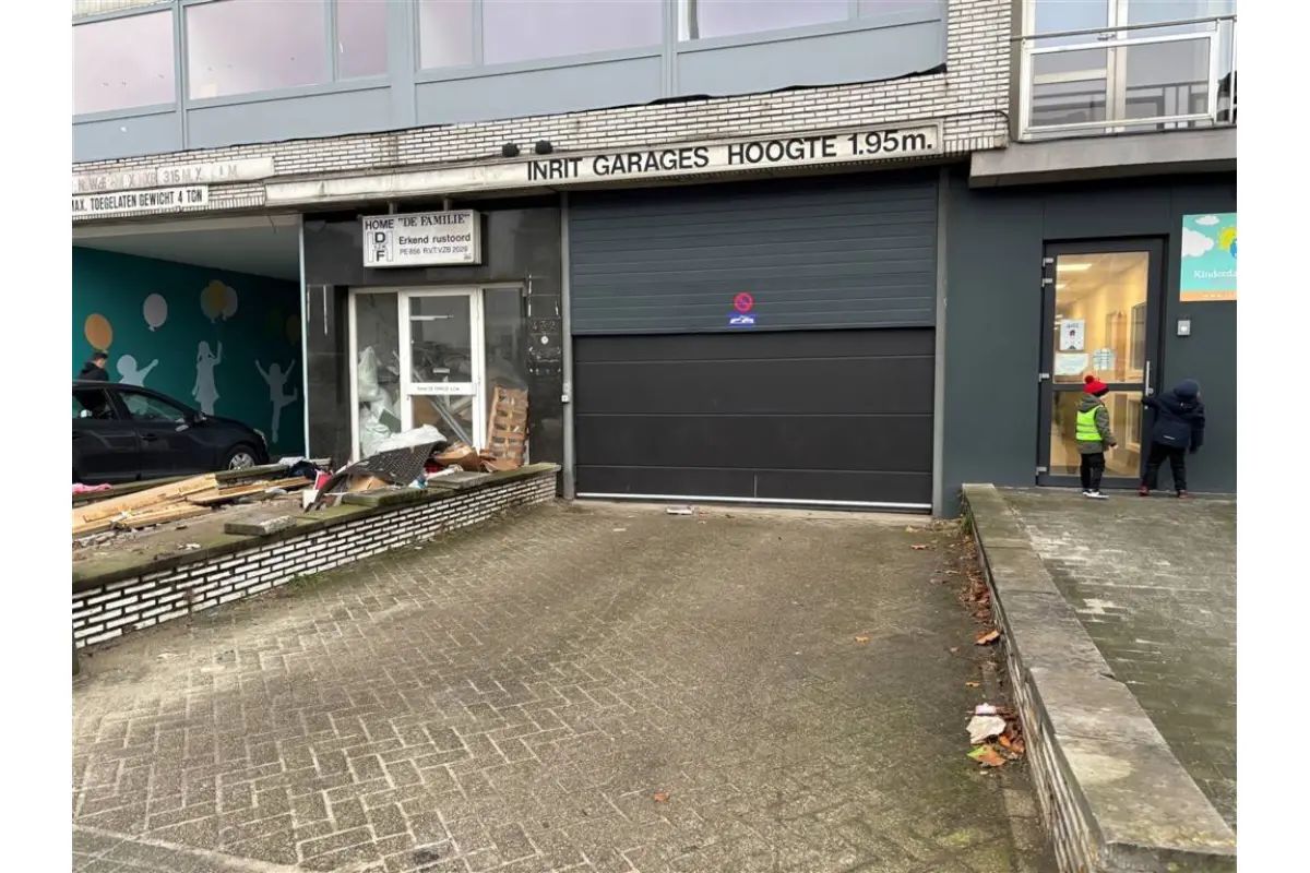 Box te  koop in Deurne 2100 16500.00€  slaapkamers m² - Zoekertje 693132