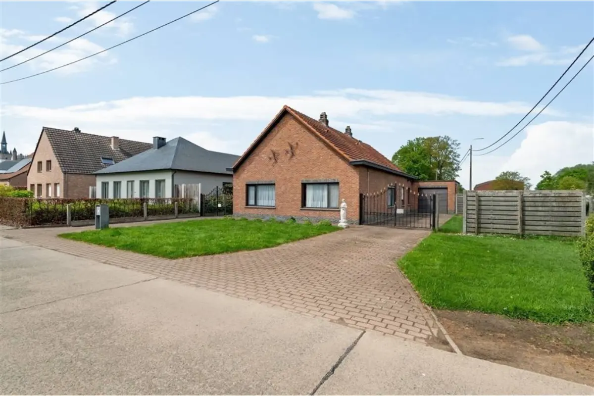 Huis te  koop in Onze-Lieve-Vrouw-Waver 2861 430000.00€ 3 slaapkamers 174.00m² - Zoekertje 696374