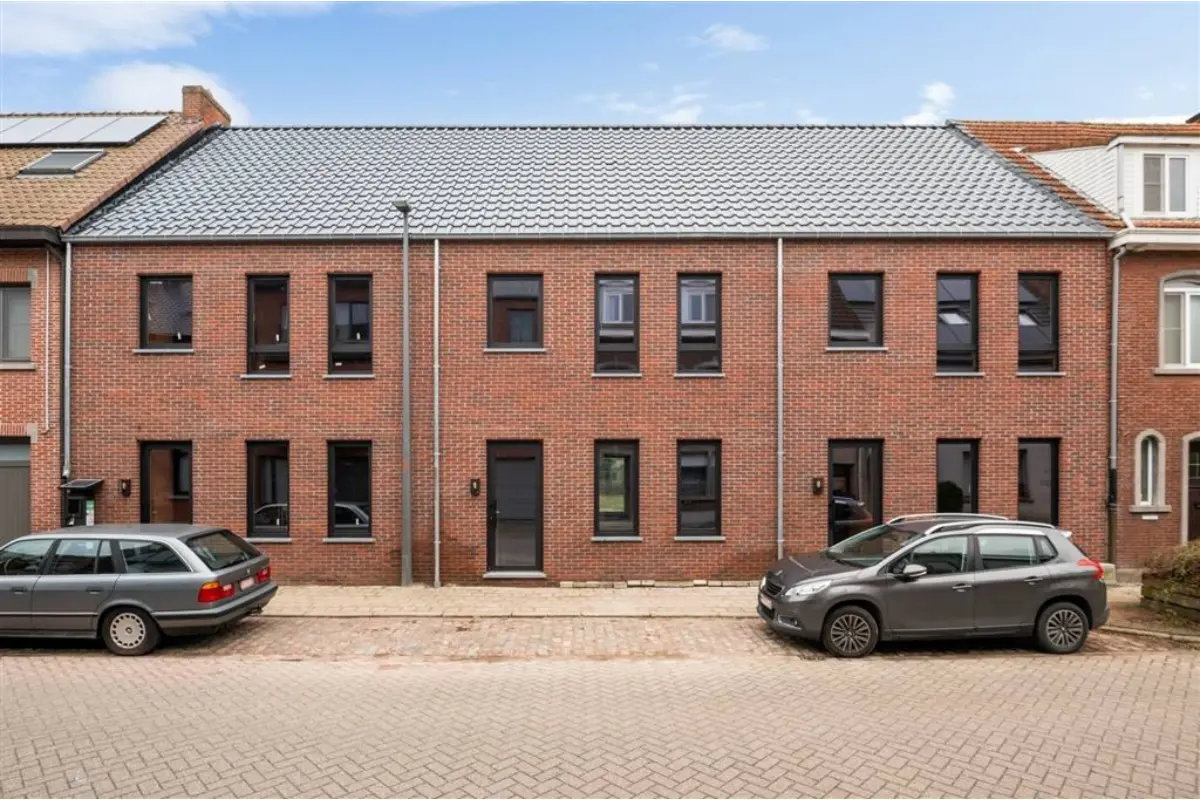 Huis te  koop in Turnhout 2300 369000.00€ 3 slaapkamers 168.00m² - Zoekertje 697649