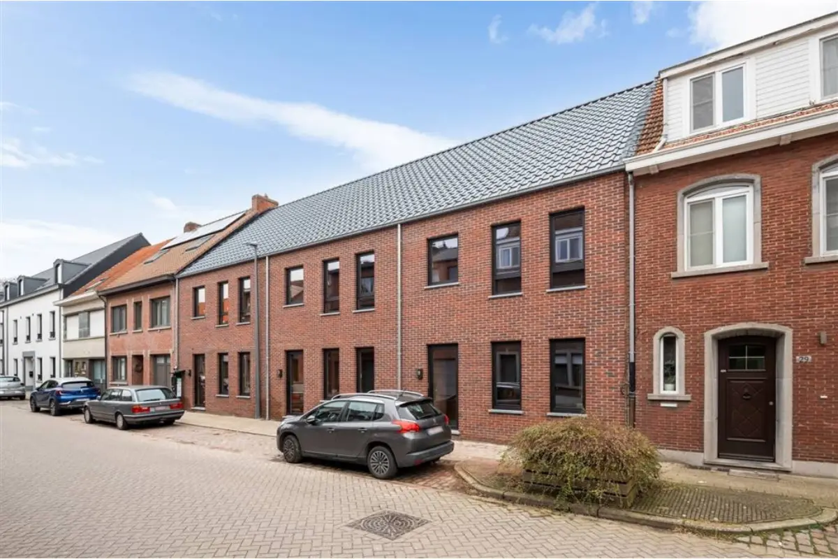 Huis te  koop in Turnhout 2300 369000.00€ 3 slaapkamers 173.50m² - Zoekertje 697651