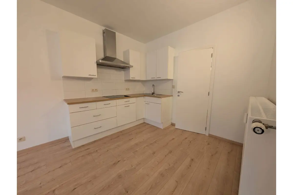 Studio te  huur in Antwerpen 2060 650.00€  slaapkamers m² - Zoekertje 698882