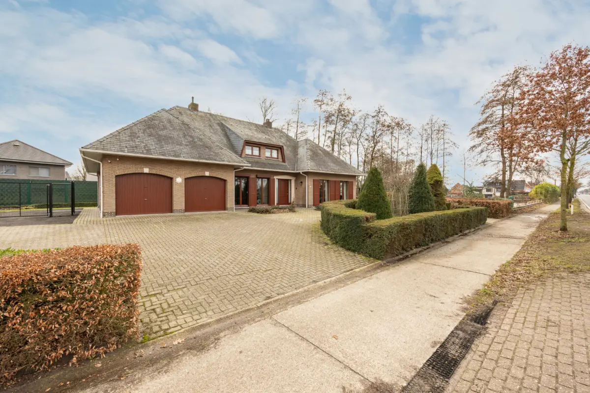 Huis te  koop in Vlimmeren 2340 679000.00€ 6 slaapkamers 308.00m² - Zoekertje 698753