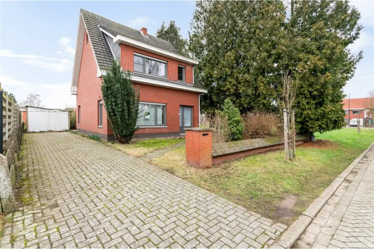 Huis te  koop in Vlimmeren 2340 325000.00€ 3 slaapkamers m² - Zoekertje 698534