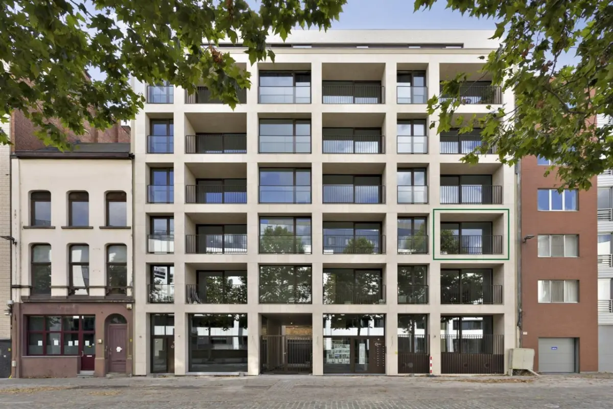 Handelszaak te  huur in Antwerpen 2000 2450.00€  slaapkamers m² - Zoekertje 699611