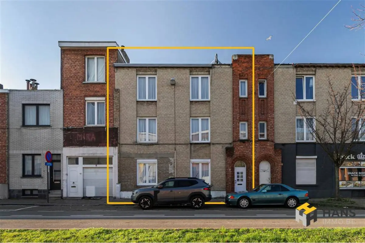 Huis te  koop in Deurne 2100 249000.00€ 4 slaapkamers 199.00m² - Zoekertje 702075