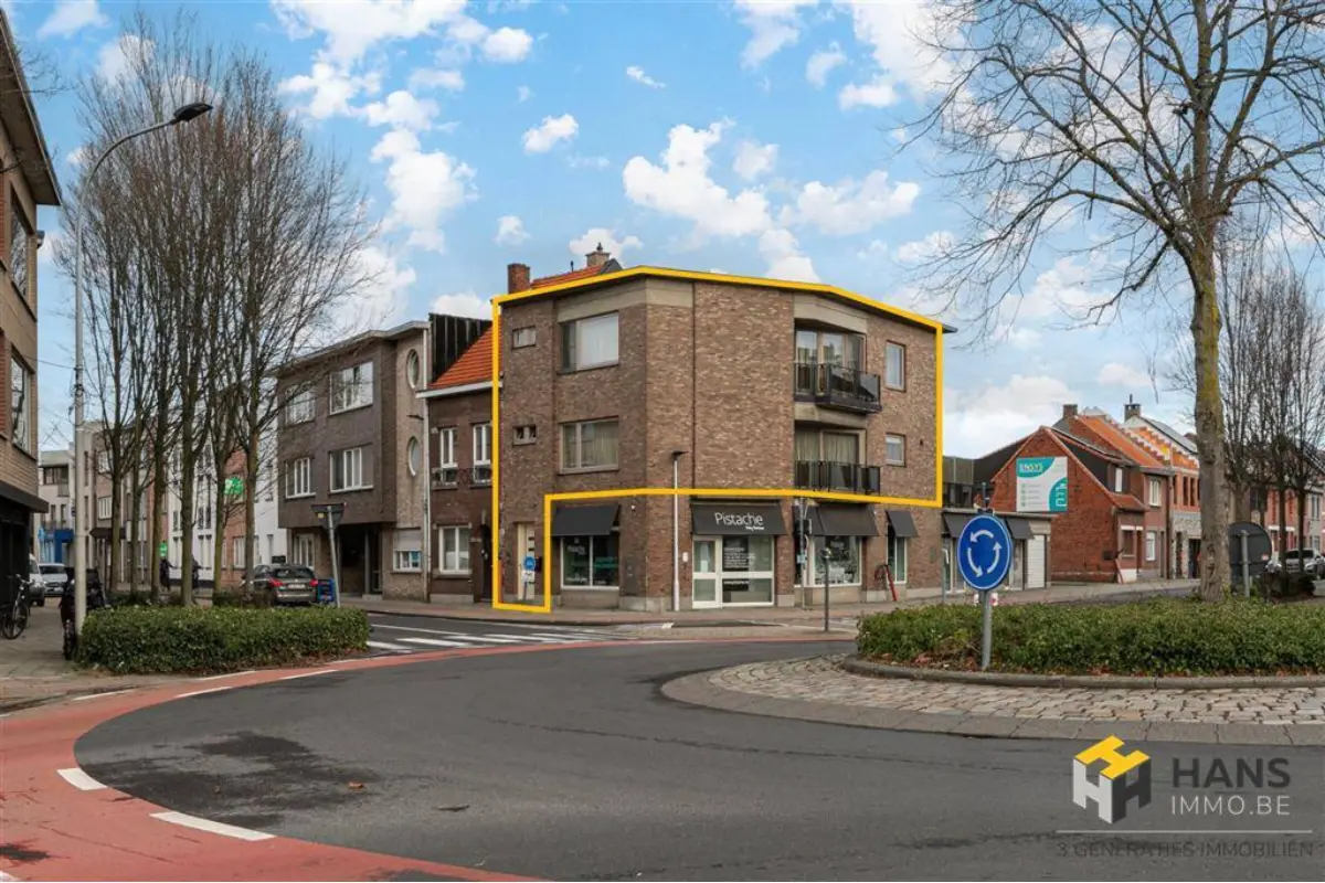 Appartement te  koop in Brasschaat 2930 385000.00€ 3 slaapkamers 230.00m² - Zoekertje 734565