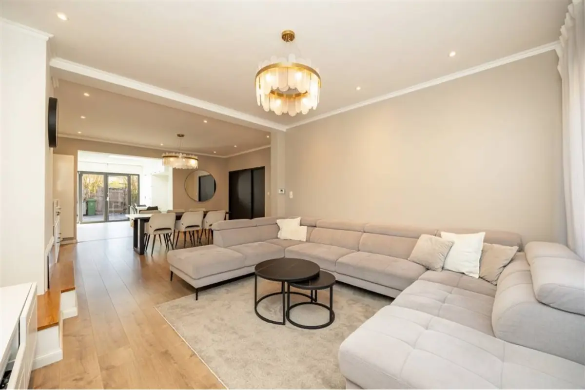 Huis te  koop in Hoboken 2660 385000.00€ 3 slaapkamers 136.00m² - Zoekertje 701559