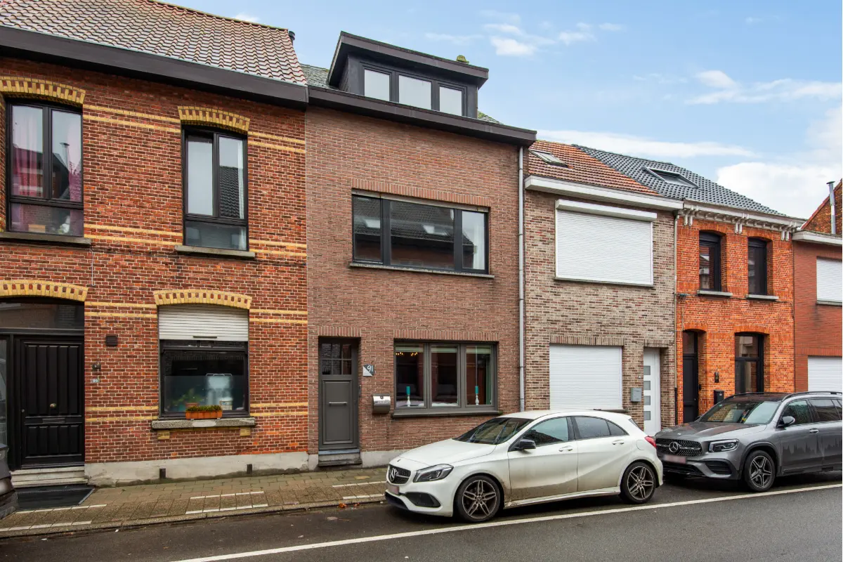 Huis te  koop in Schoten 2900 375000.00€ 4 slaapkamers 195.00m² - Zoekertje 702133