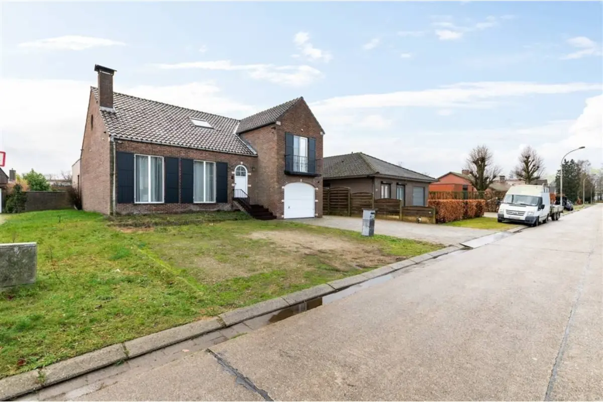 Huis te  koop in Beerse 2340 465000.00€ 4 slaapkamers 265.00m² - Zoekertje 701407