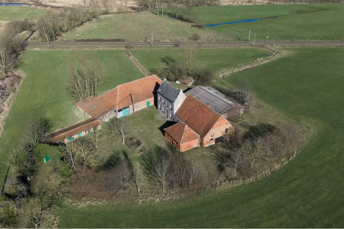 Huis te  koop in Berlaar 2590 575000.00€ 3 slaapkamers 498.00m² - Zoekertje 703392