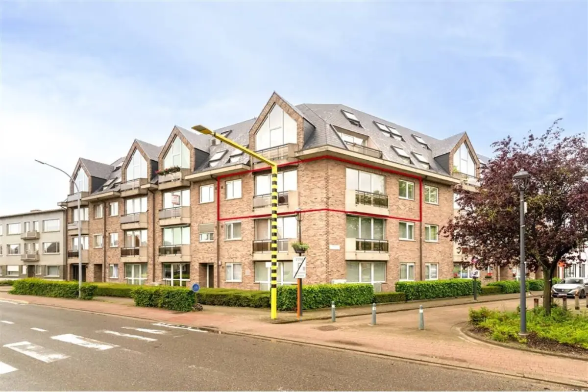 Appartement te  huur in Koningshooikt 2500 1150.00€ 3 slaapkamers 177.00m² - Zoekertje 704460