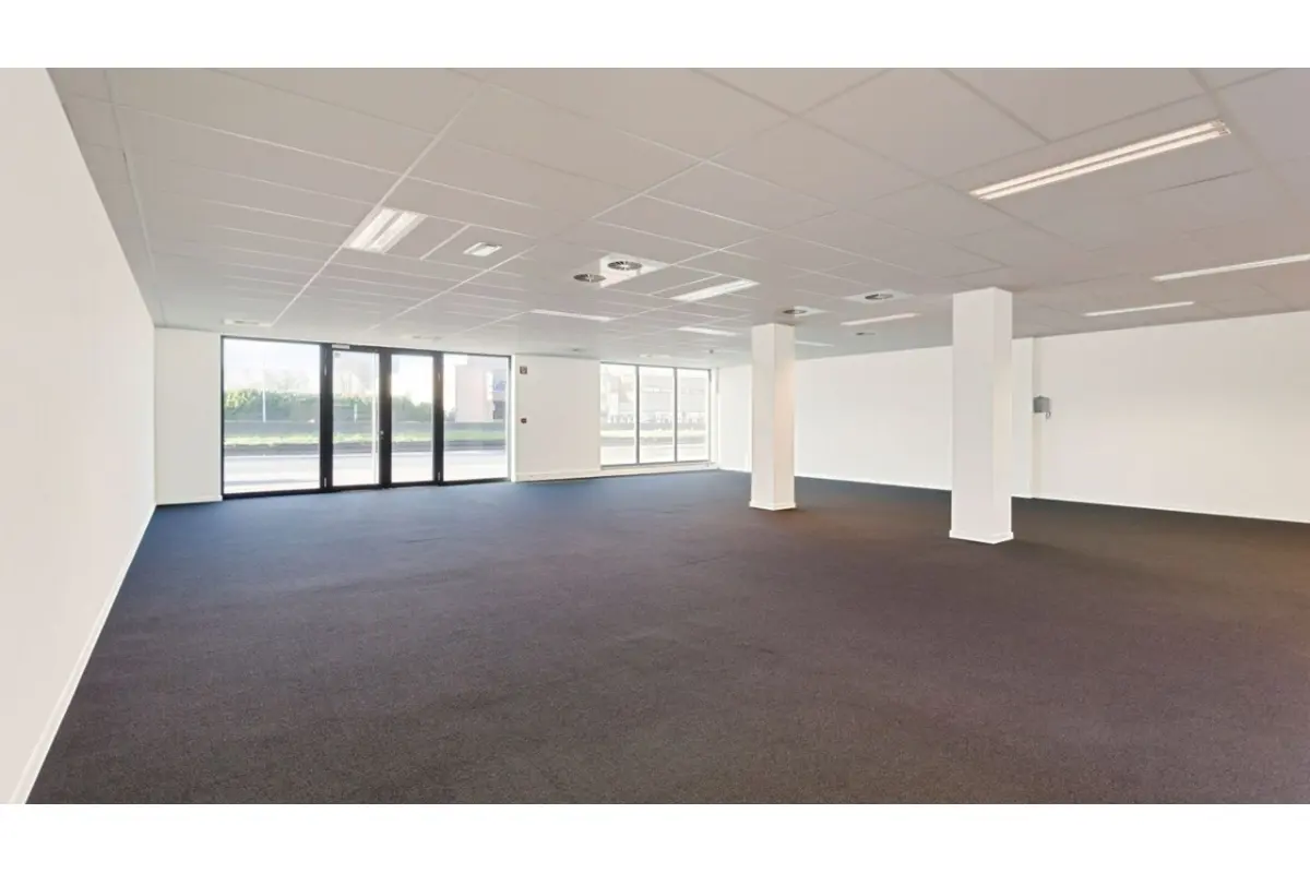 Handelszaak te  huur in Wilrijk 2610 2115.00€  slaapkamers m² - Zoekertje 706001