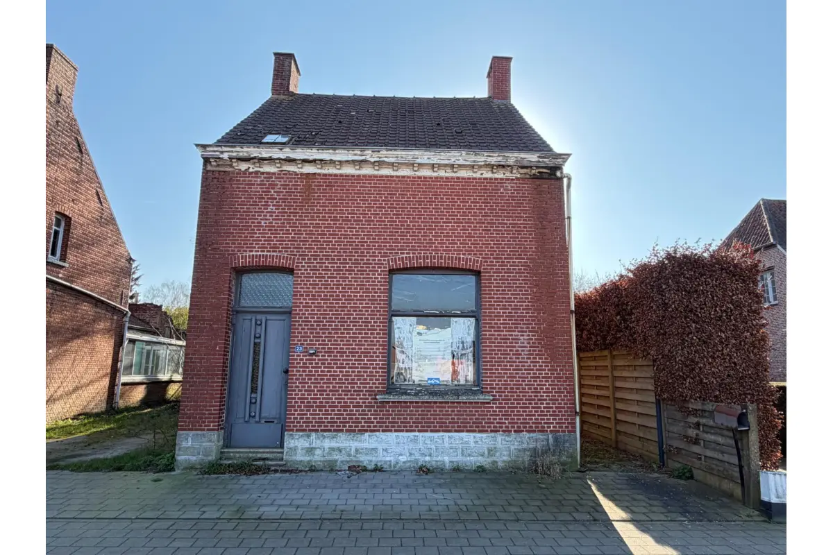 Huis te  koop in Noorderwijk 2200 184000.00€ 4 slaapkamers 182.00m² - Zoekertje 706996