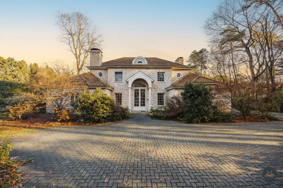 Huis te  koop in Brasschaat 2930 998000.00€ 5 slaapkamers 450.00m² - Zoekertje 707872