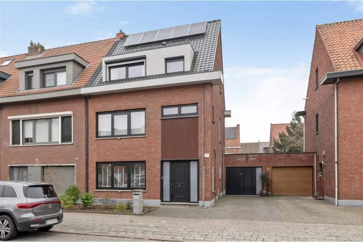 Huis te  koop in Ekeren 2180 484000.00€ 4 slaapkamers 231.00m² - Zoekertje 709988