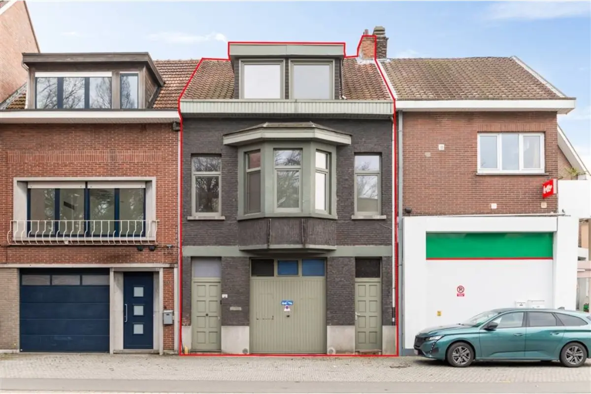 Huis te  koop in Brasschaat 2930 439000.00€ 4 slaapkamers 212.00m² - Zoekertje 709350