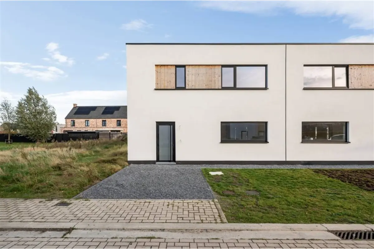 Huis te  koop in Dessel 2480 275000.00€ 3 slaapkamers 168.00m² - Zoekertje 709926