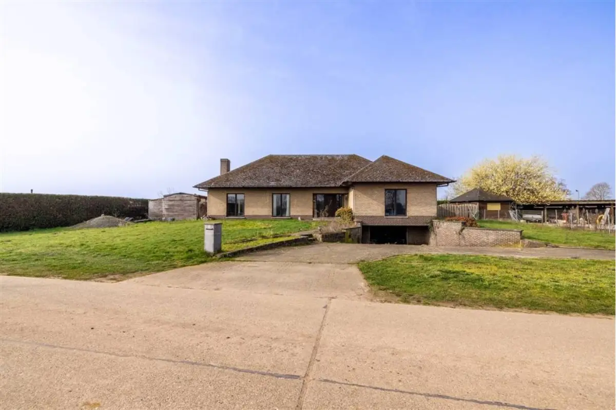 Huis te  koop in Westerlo 2260 299000.00€ 3 slaapkamers 217.00m² - Zoekertje 709960