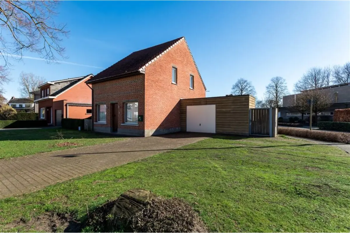 Huis te  koop in Dessel 2480 229000.00€ 2 slaapkamers 116.00m² - Zoekertje 709906