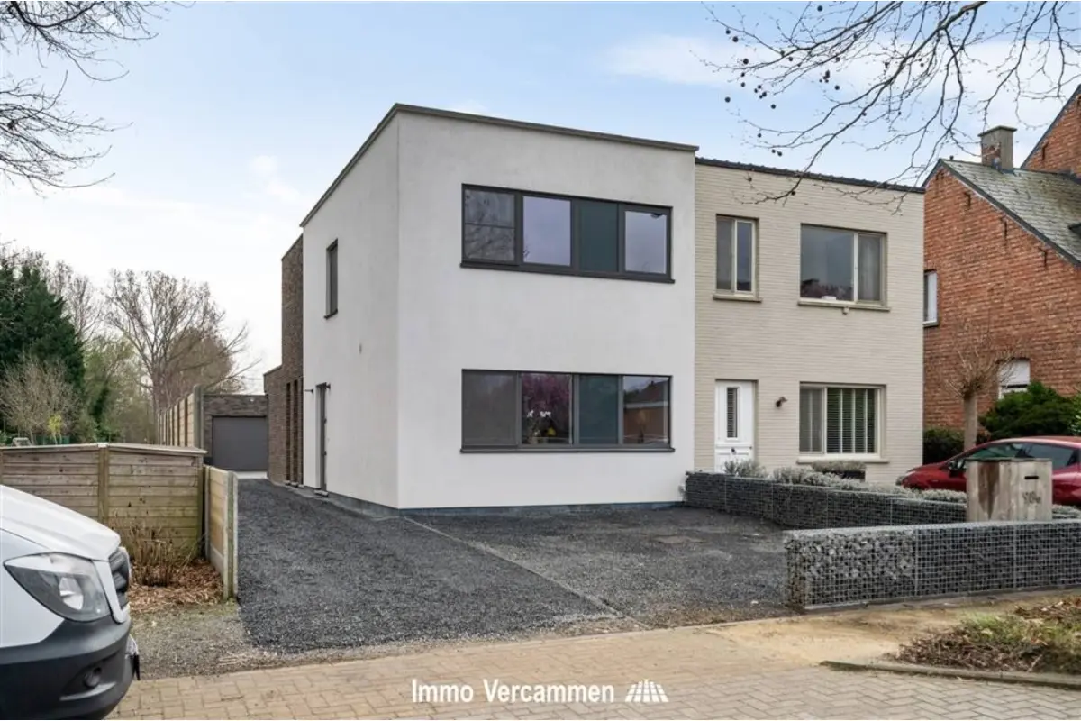 Huis te  koop in Koningshooikt 2500 469000.00€ 2 slaapkamers 155.00m² - Zoekertje 710712