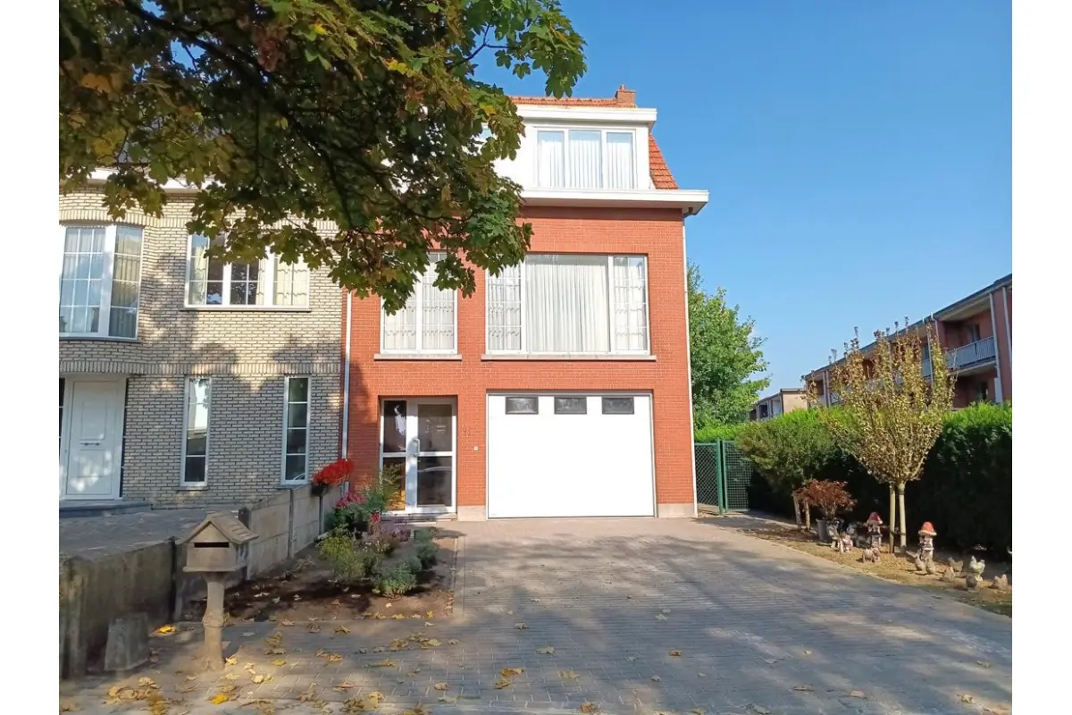 Huis te  koop in Borsbeek 2150 495000.00€  slaapkamers 234.00m² - Zoekertje 710736