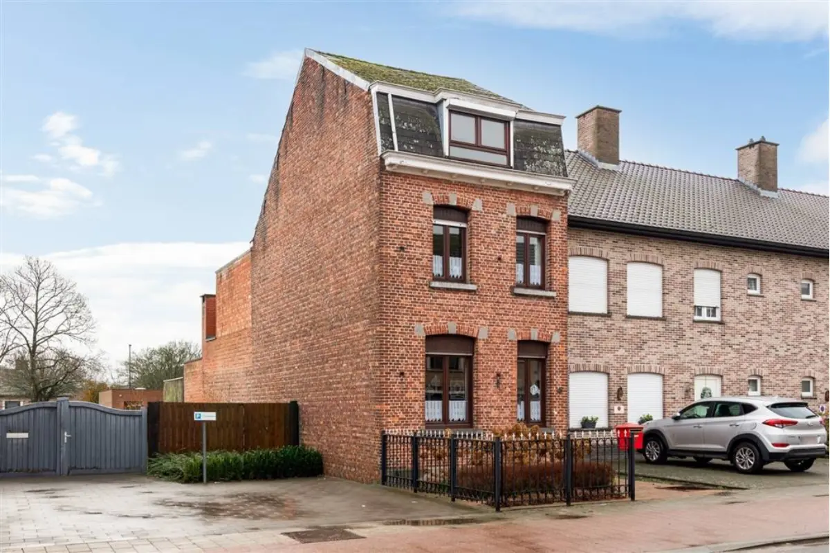 Huis te  koop in Tisselt 2830 329000.00€ 4 slaapkamers 153.00m² - Zoekertje 710623
