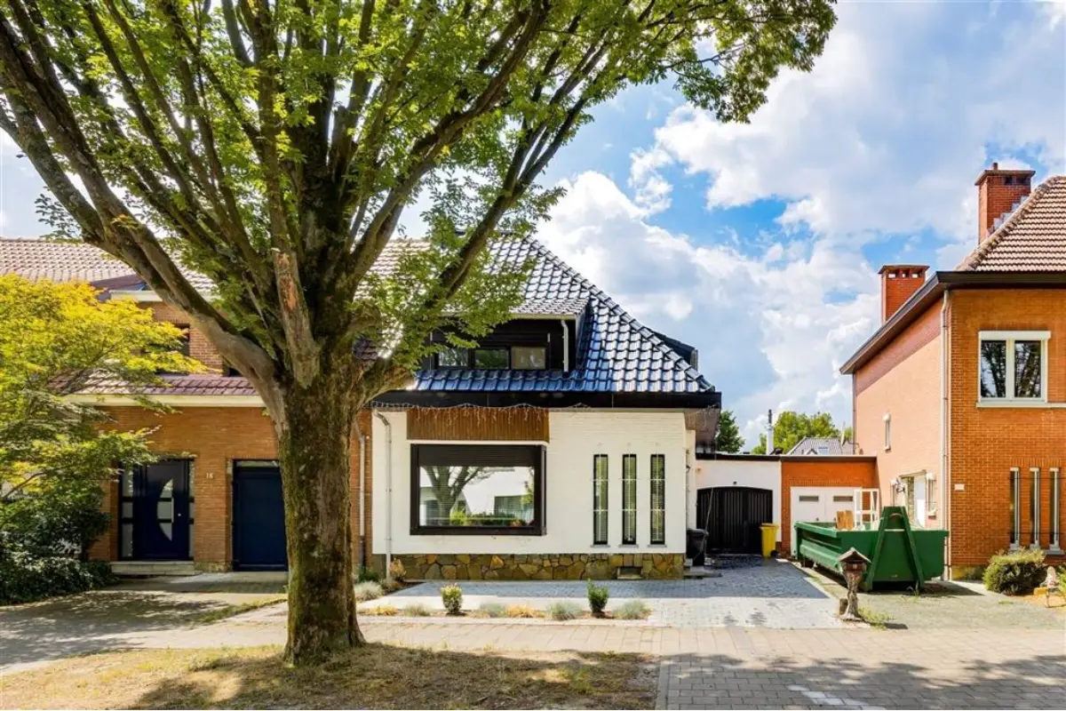 Huis te  koop in Edegem 2650 499000.00€ 2 slaapkamers 138.00m² - Zoekertje 713143