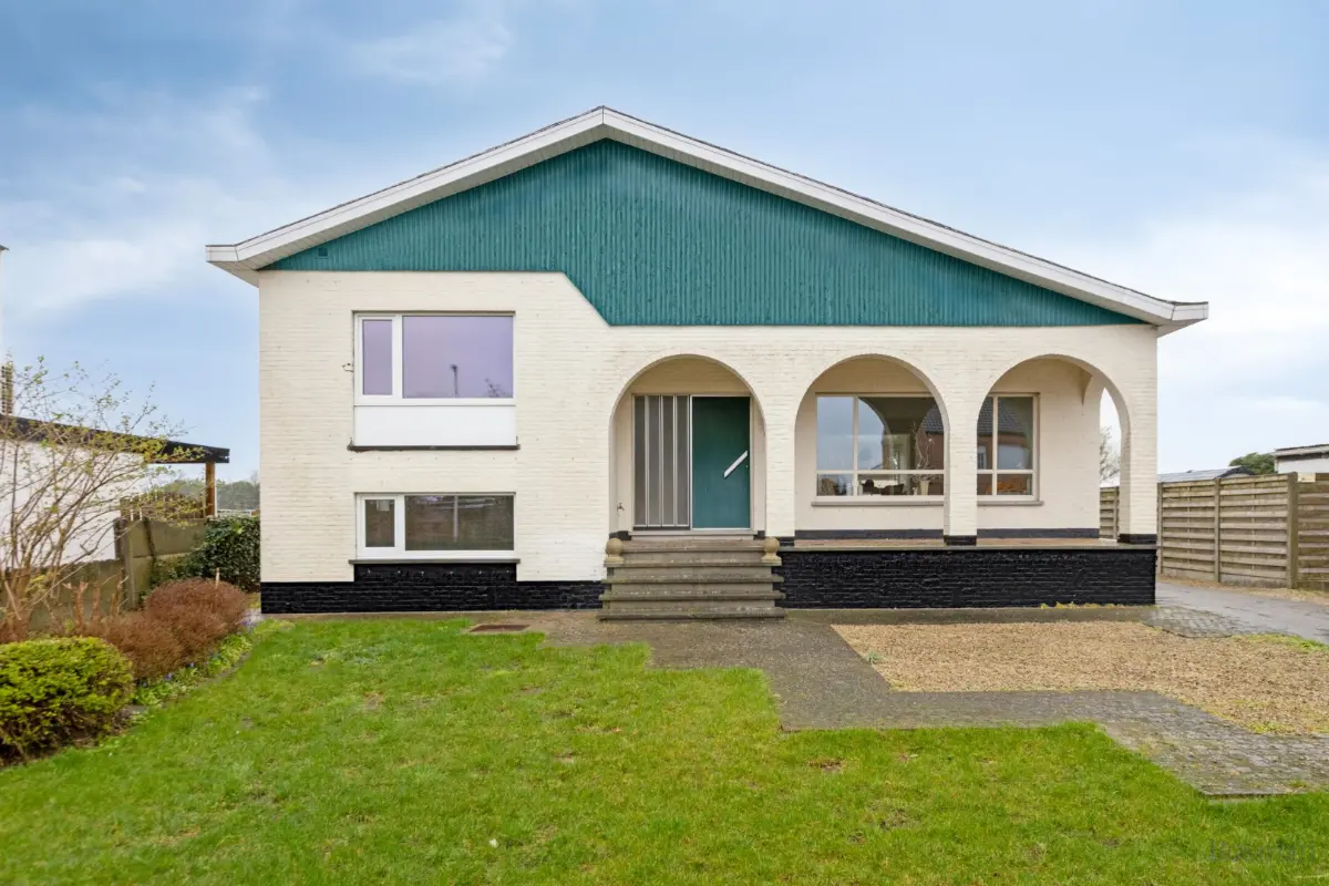 Huis te  koop in Laakdal 2430 378000.00€ 3 slaapkamers m² - Zoekertje 713443