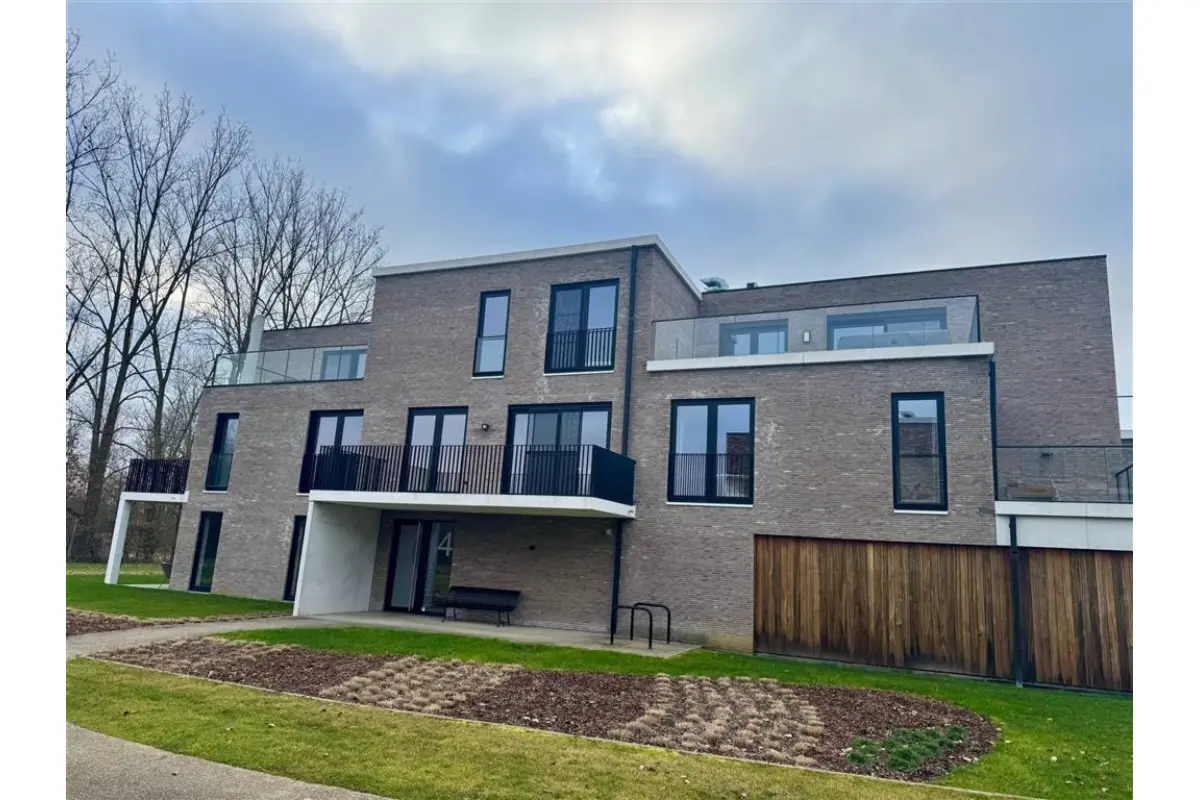 Appartement te  huur in Heist-op-den-Berg 2220 870.00€ 1 slaapkamers 64.00m² - Zoekertje 713056