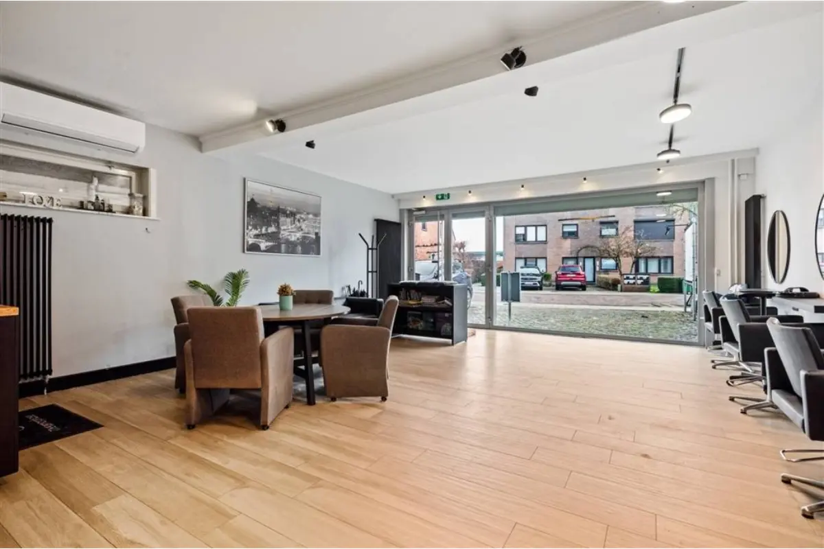 Appartementsgebouw te  koop in Geel 2440 485000.00€ 4 slaapkamers 323.00m² - Zoekertje 713128