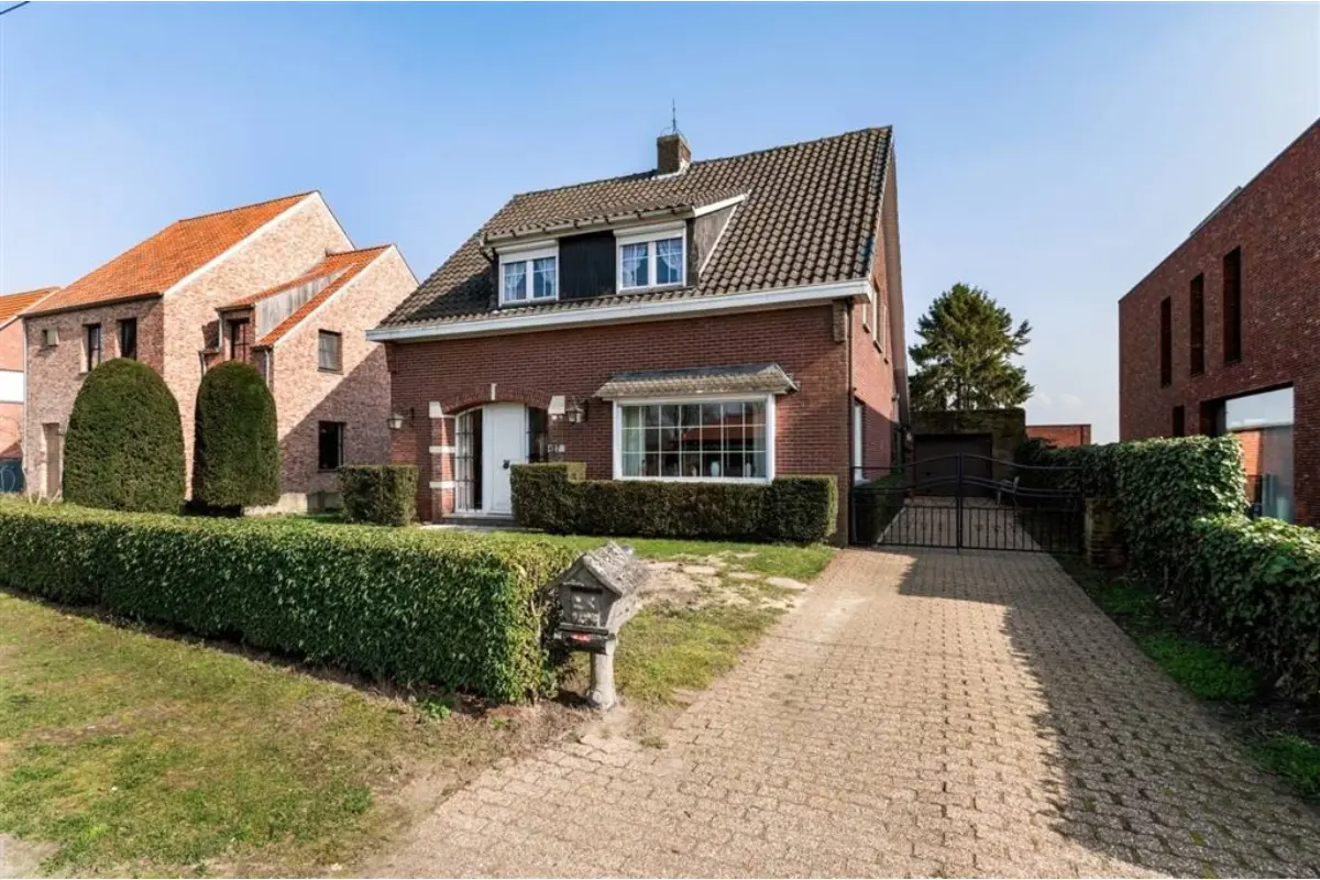 Huis te  koop in Rijkevorsel 2310 586000.00€ 3 slaapkamers 265.00m² - Zoekertje 715526
