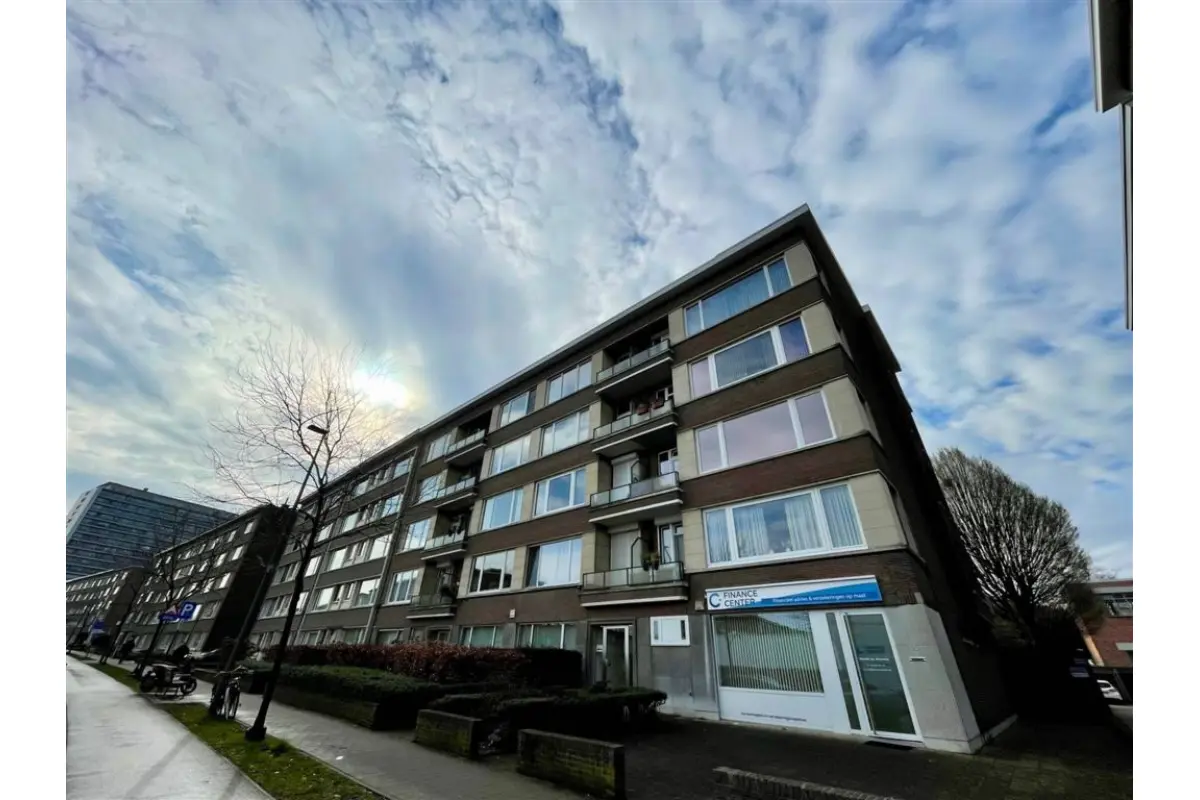 Appartement te  huur in Wilrijk 2610 1300.00€ 3 slaapkamers 127.00m² - Zoekertje 715517