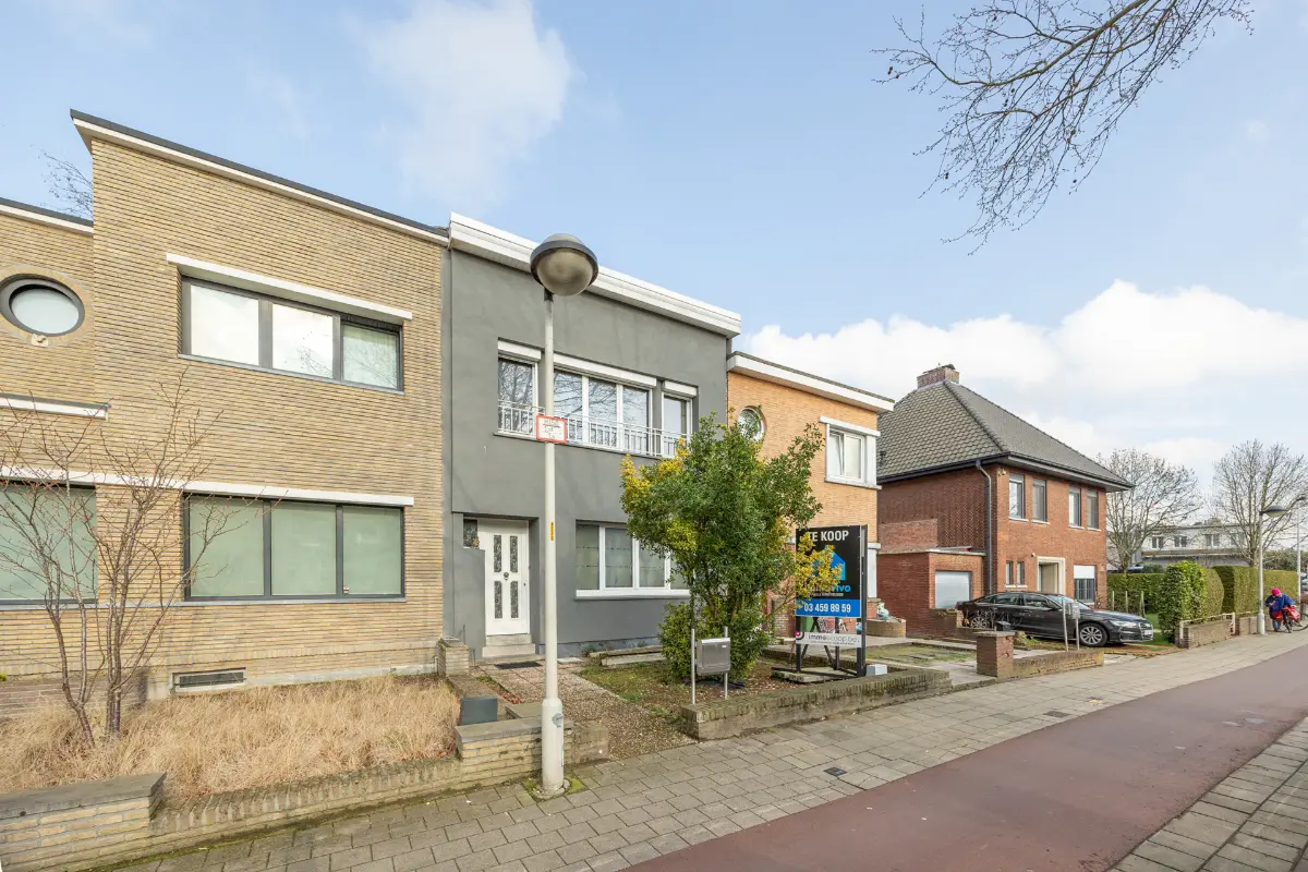 Huis te  koop in Deurne 2100 375000.00€ 3 slaapkamers 149.00m² - Zoekertje 714697