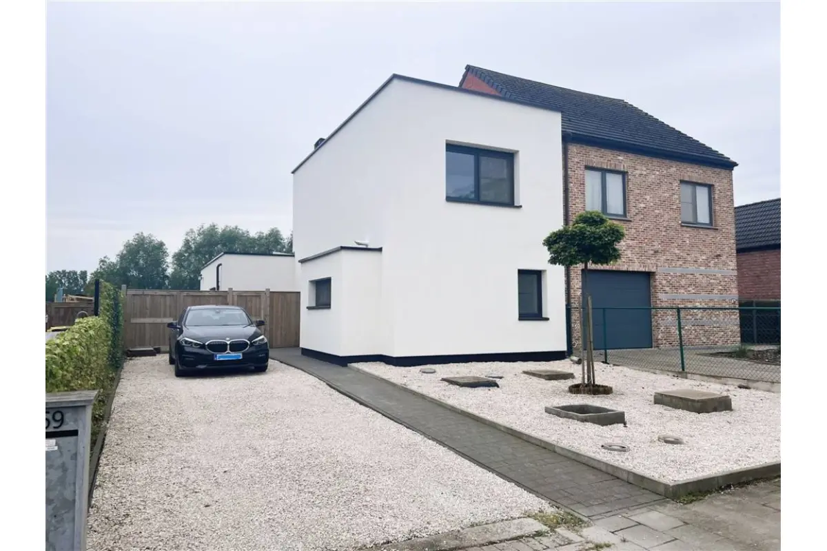 Huis te  huur in Koningshooikt 2500 1400.00€ 2 slaapkamers 137.00m² - Zoekertje 714977