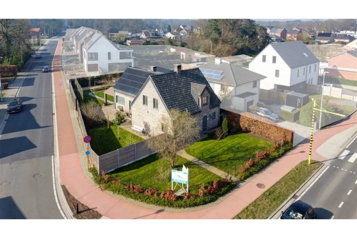 Huis te  koop in Nijlen 2560 565000.00€ 3 slaapkamers 243.00m² - Zoekertje 715752