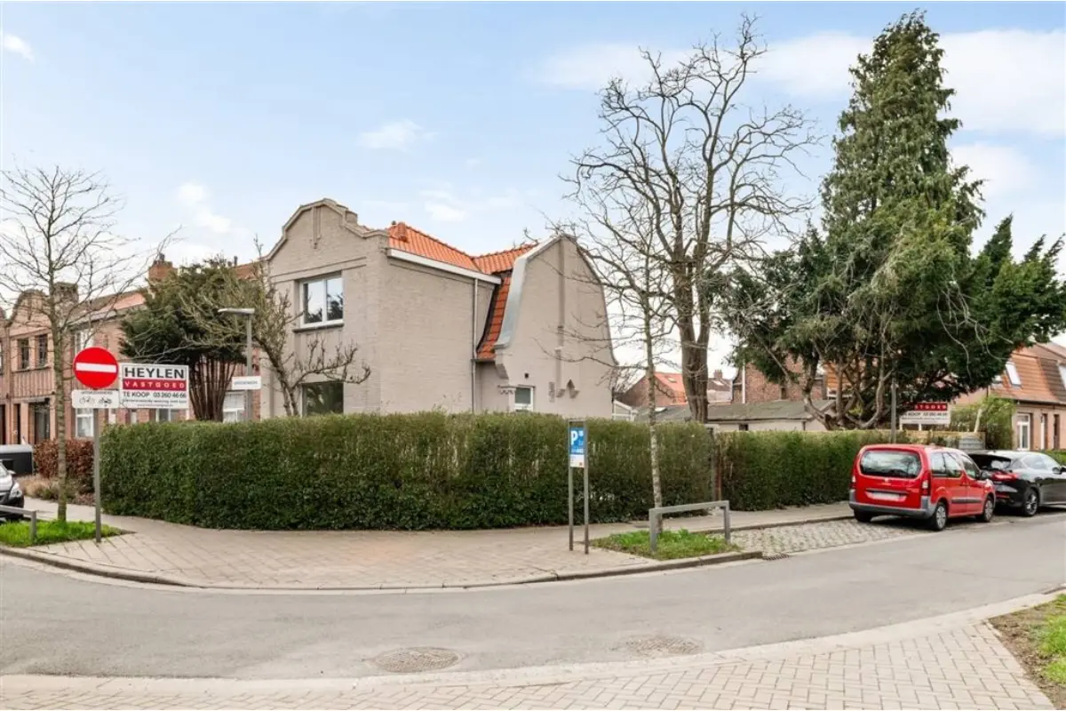 Huis te  koop in Berchem 2600 449000.00€ 2 slaapkamers 112.00m² - Zoekertje 715582