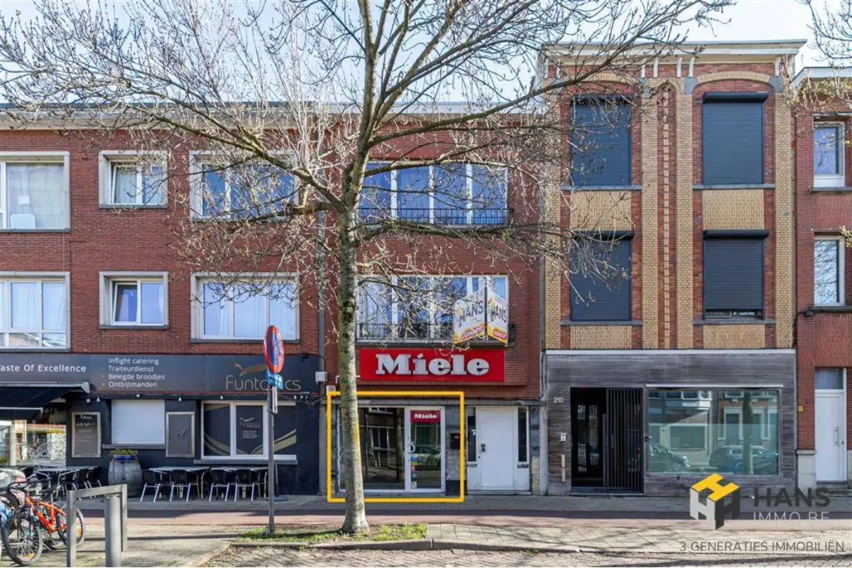 Handelszaak te  koop in Berchem 2600 199000.00€  slaapkamers 86.00m² - Zoekertje 715746
