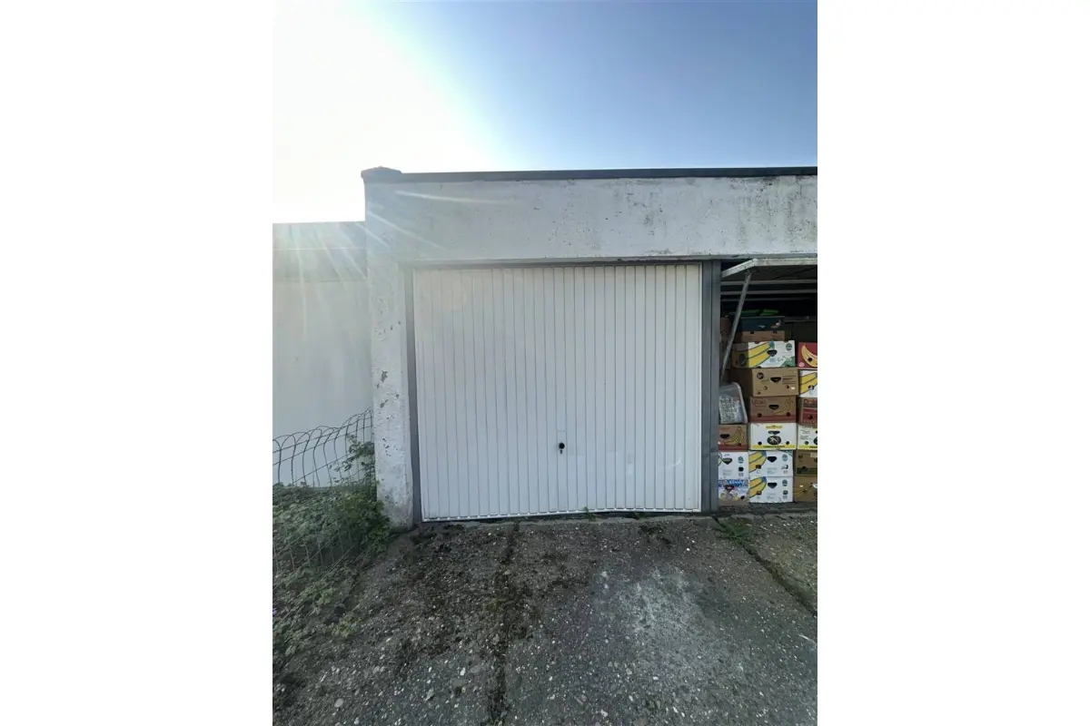 Box te  huur in Berchem 2600 120.00€  slaapkamers m² - Zoekertje 716225